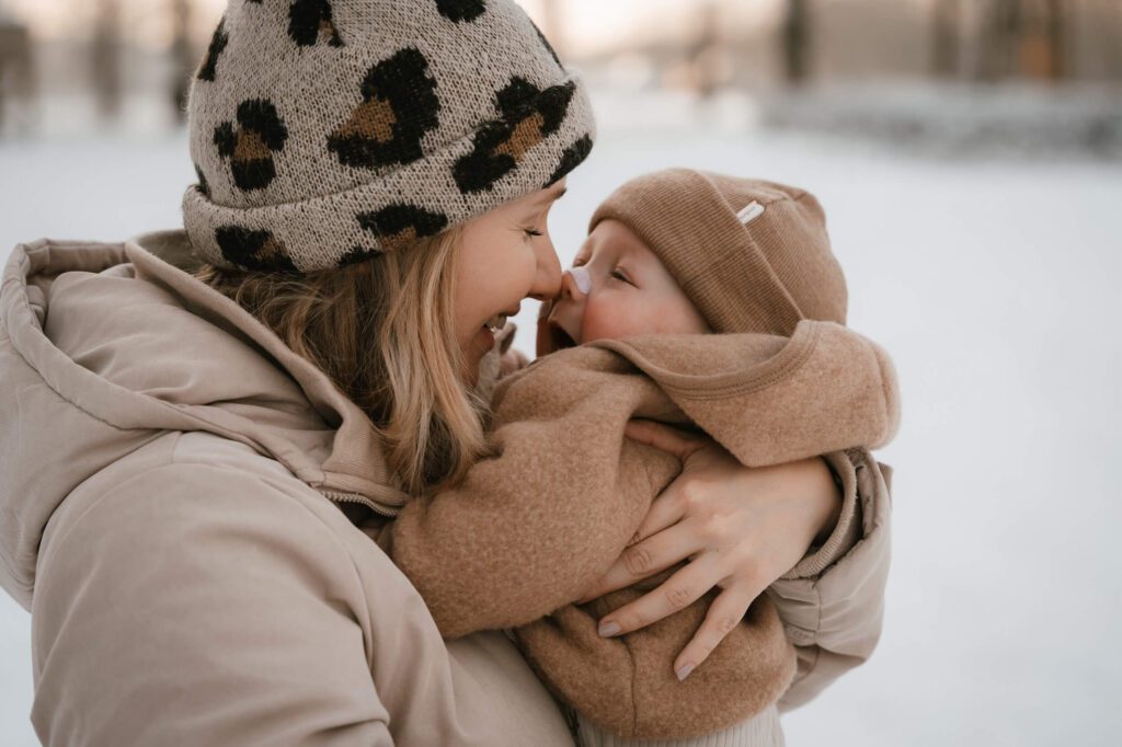 Gezinsshoot in de sneeuw